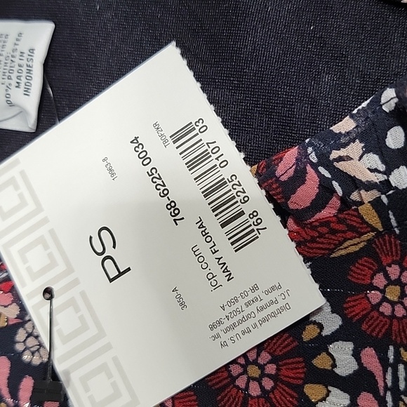 Liz Claiborne Size PS Navy Floral Blouse, Tie Waist, Faux Wrap, V Neck, NEW - Picture 11 of 13